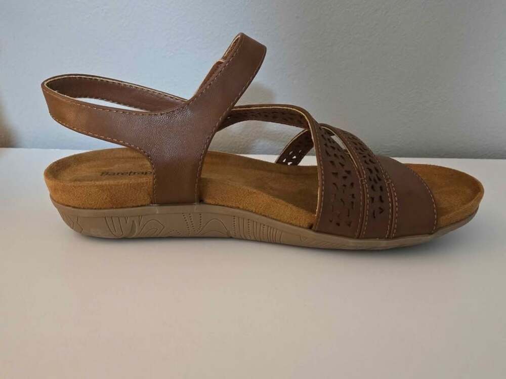 NEW!!! Women's Baretraps Jinna Sandals
Size 6.5 - Picture 3 of 10